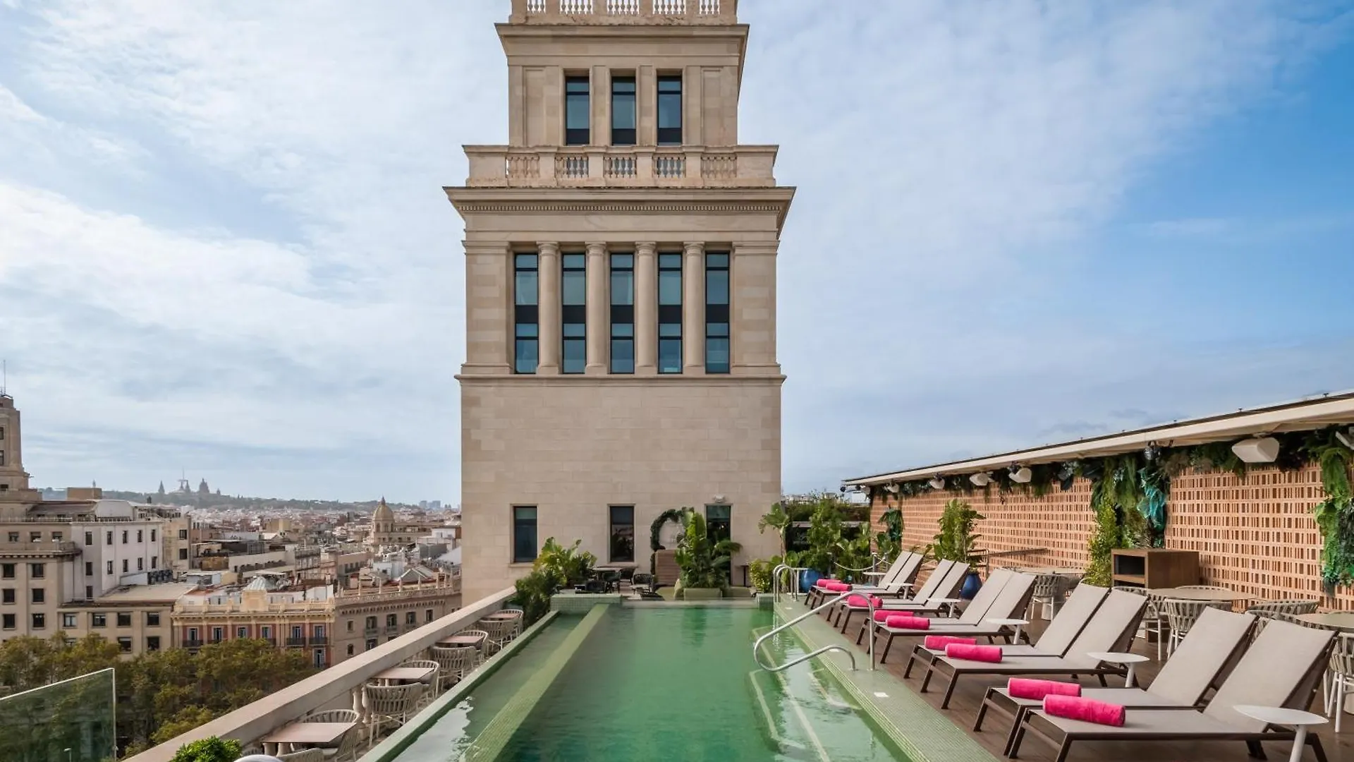 45 Times Barcelona Hotel contacts